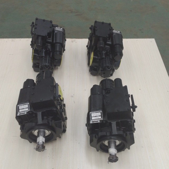 Combine harvester hydraulic pump